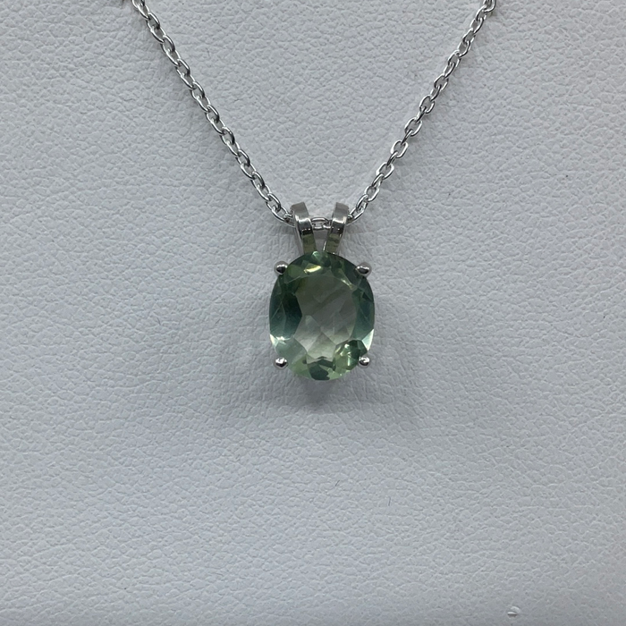 14kt White Gold 2.16ct Oval shaped Lime tourmaline pendant