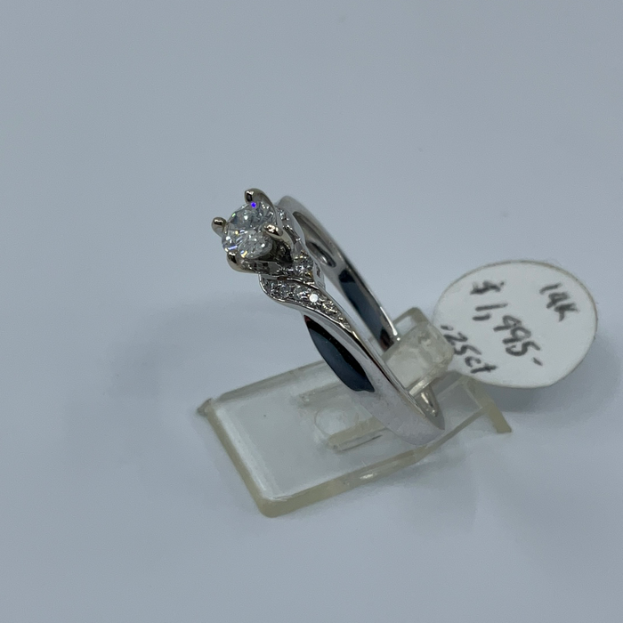 14kt White Gold diamond engagement ring