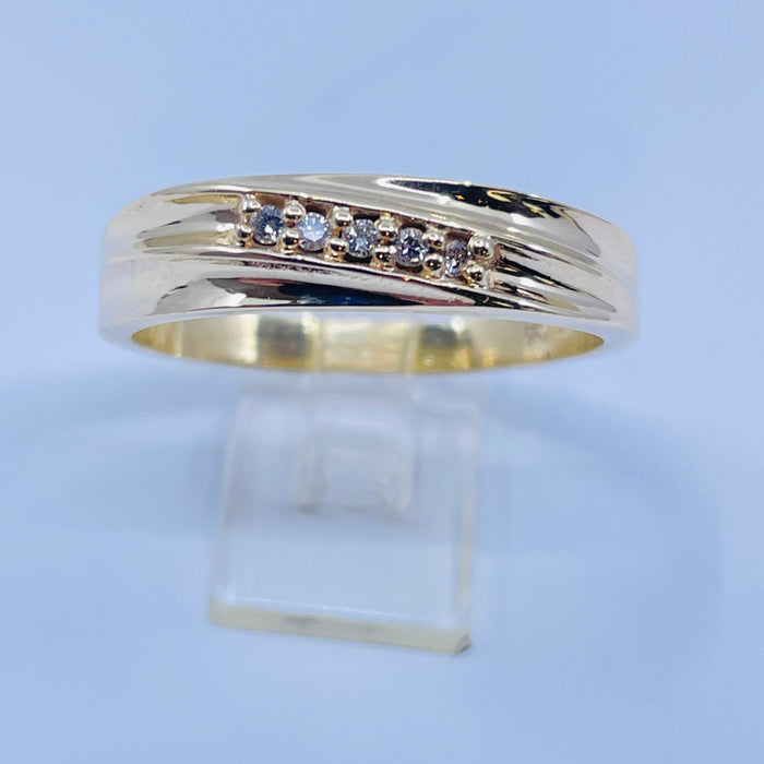 14kt Yellow Gold 5 Diamond Band