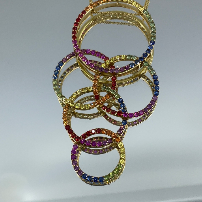 18kt Yellow Gold Fancy color Sapphire Circle Pendant