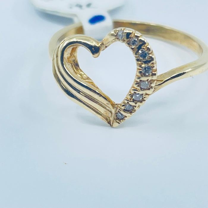14kt Yellow Gold Diamond heart ring