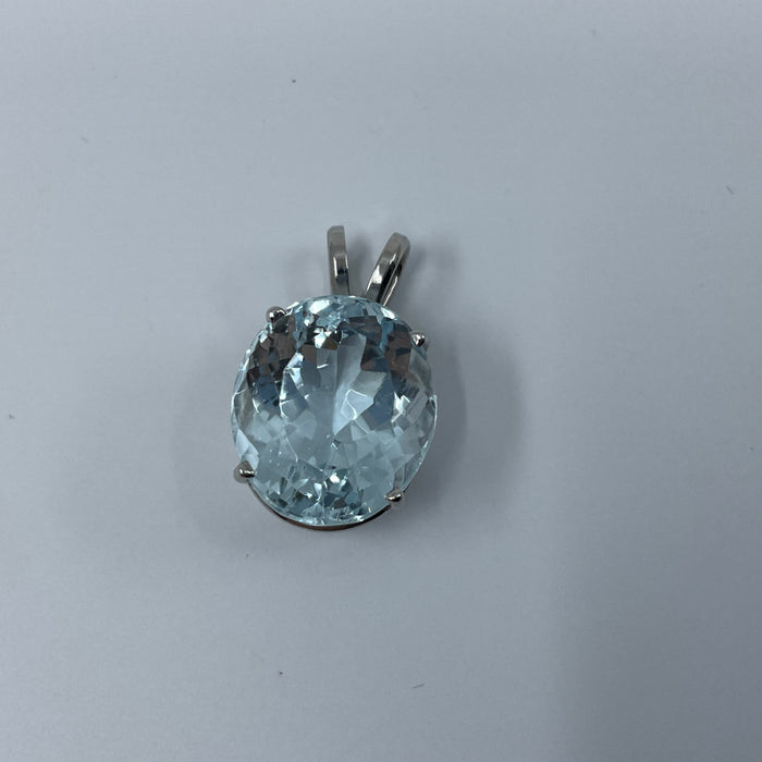 14kt White Gold oval 7.44ct blue zircon pendant