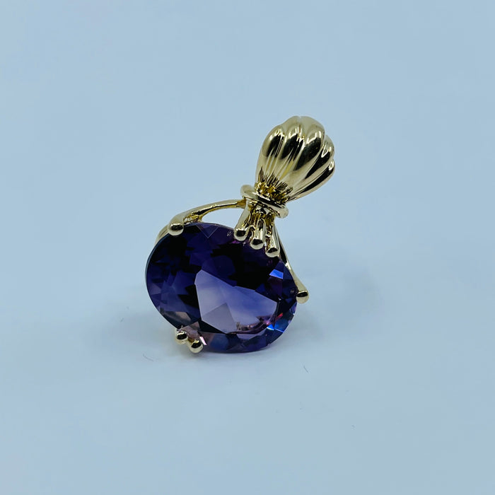 14kt Yellow Gold 14 x 10 Oval Amethyst Pendant