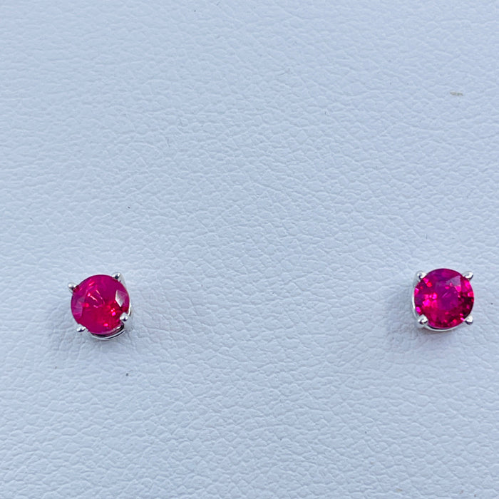 14kt White Gold Ruby stud earrings