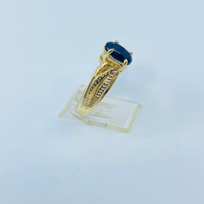 14kt Yellow Gold Iolite ring