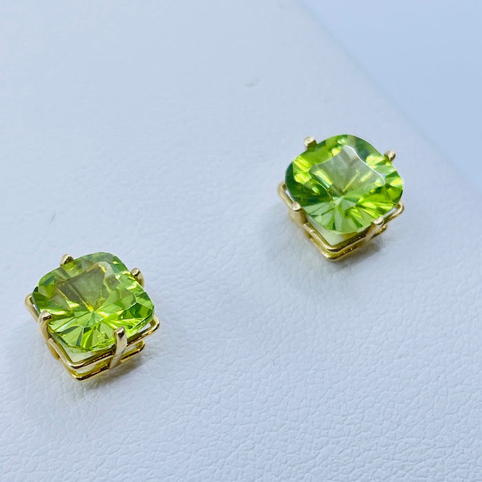 14kt Yellow Gold Lens Cut Peridot Earrings