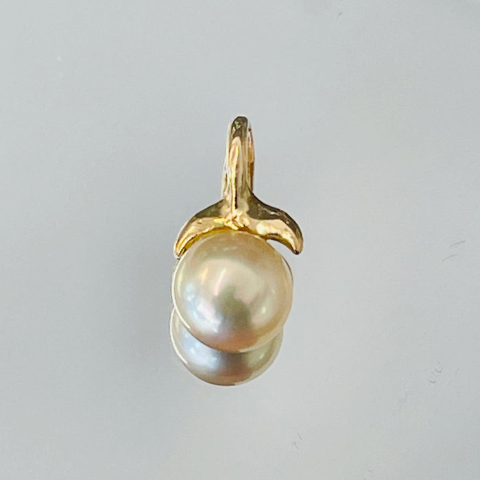 14kt Yellow Gold 7.2mm Pearl Whale Tail Pendant
