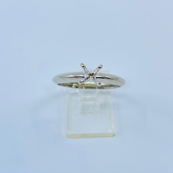 14kt White Gold 4 prong solitaire Mounting