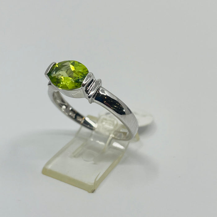 14kt White Gold Peridot Ring
