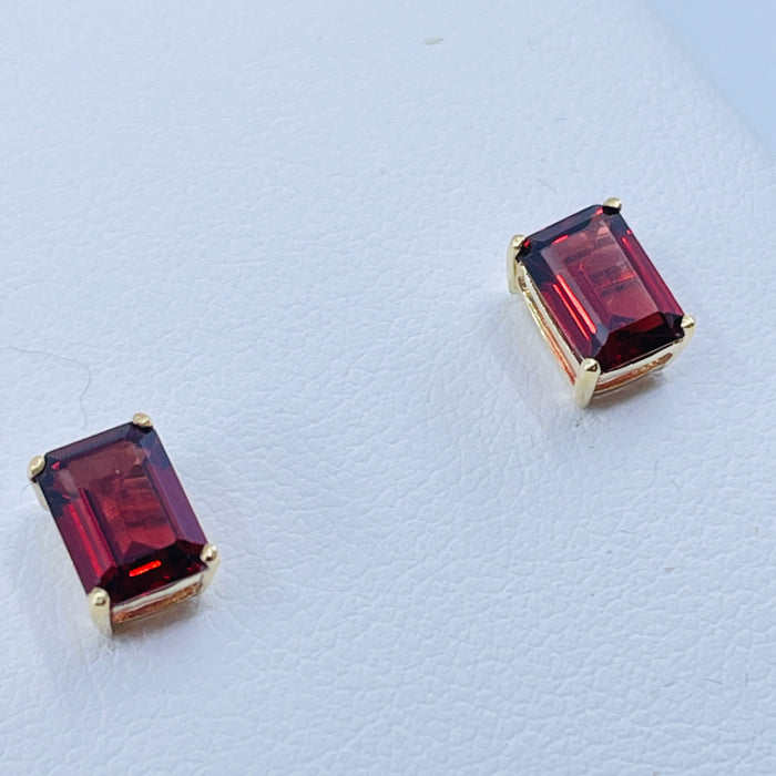 14kt Yellow Gold emerald cut Garnet Earrings