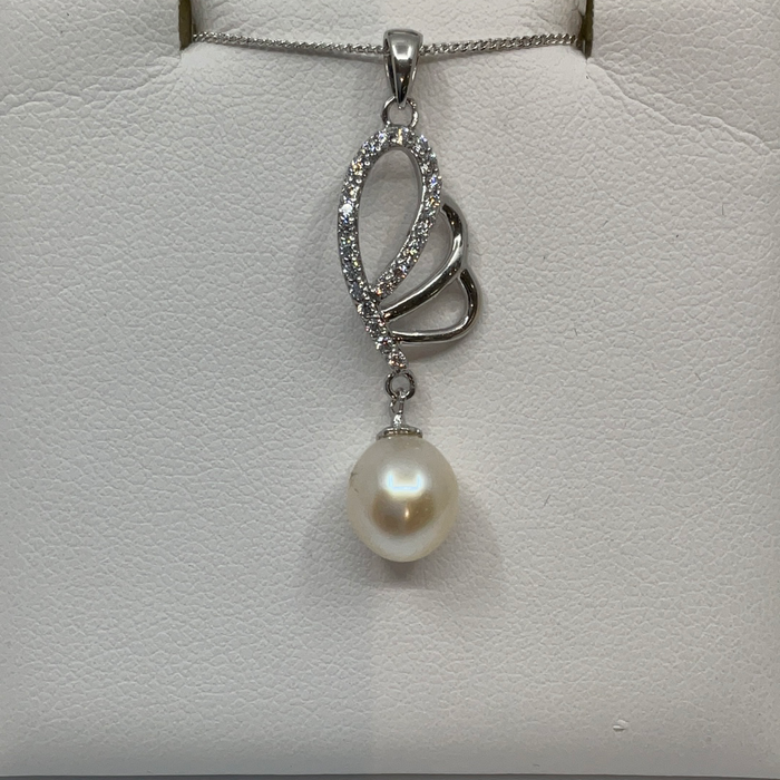Sterling silver FW Pearl and CZ pendant
