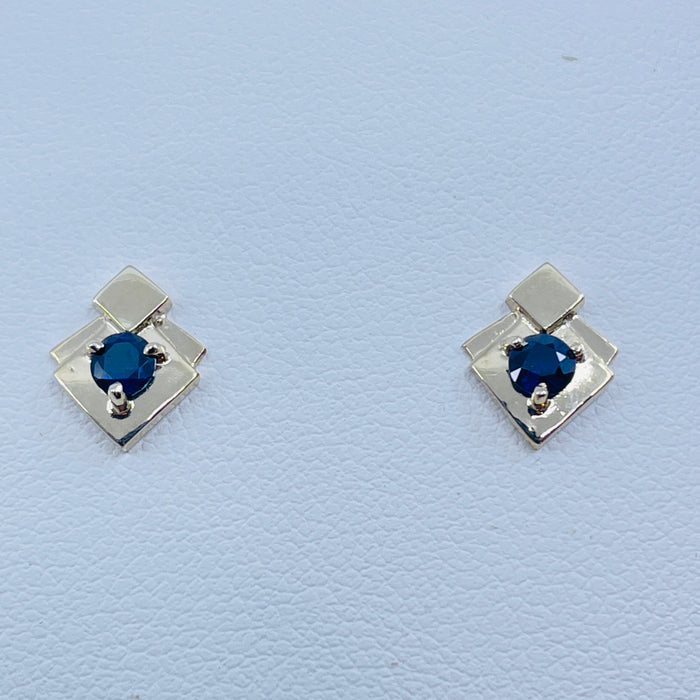 14kt White Gold blue sapphire earrings
