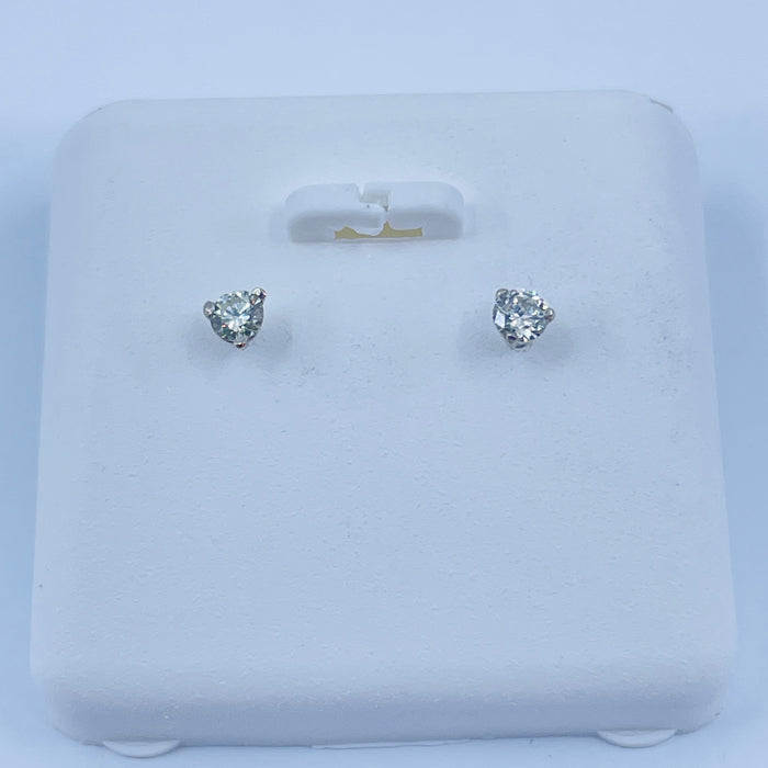 14kt White Gold .18ctw Diamond stud earrings