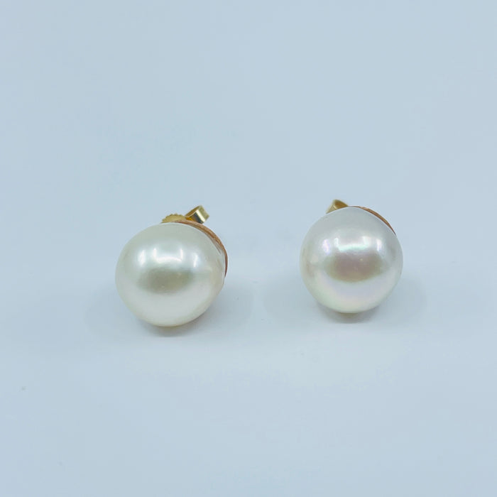 14kt Yellow Gold 10mm Pearl earrings