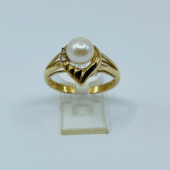 14kt Yellow Gold 6.6mm Pearl and 2 Diamond Ring