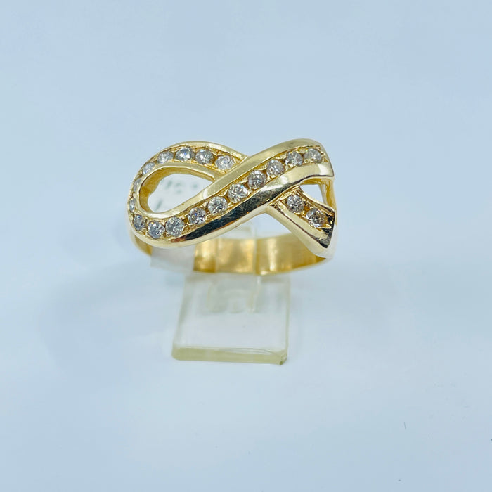 14kt Yellow Gold diamond Ribbon ring
