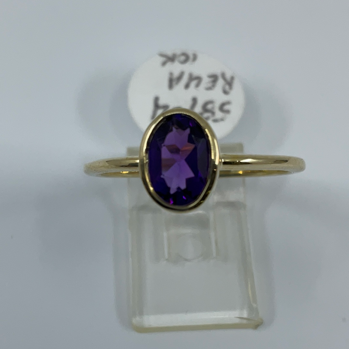 10kt Yellow Gold Oval Amethyst Ring