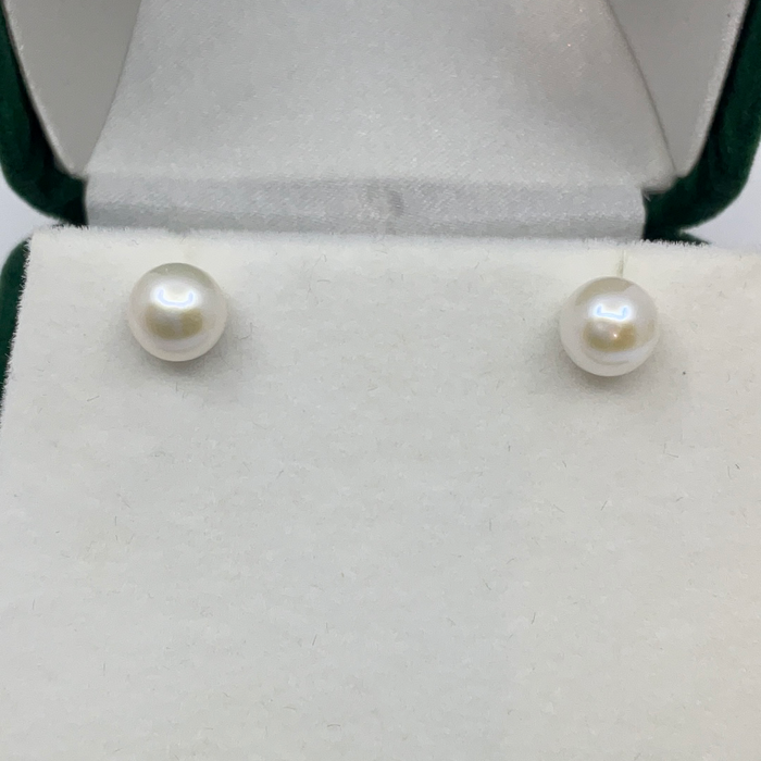 Sterling silver 6.5mm FW Pearl stud earrings