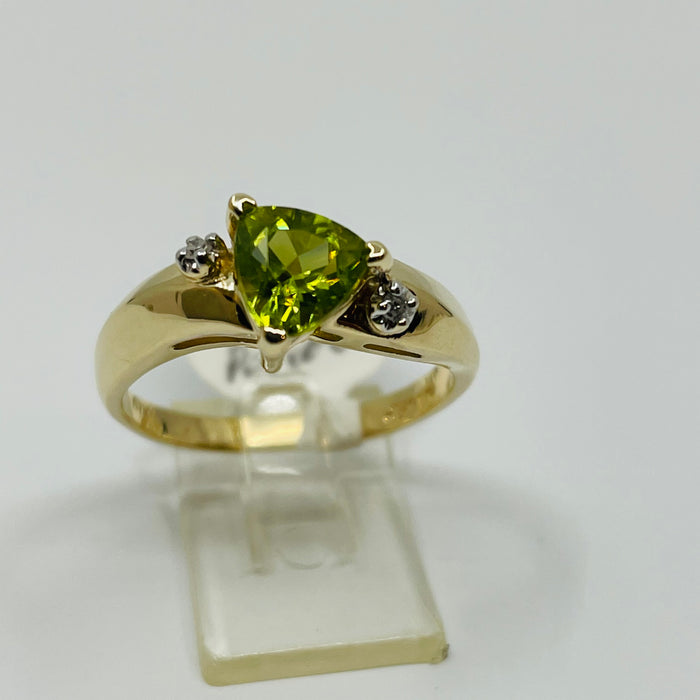 10kt Yellow Gold Peridot and Diamond Ring