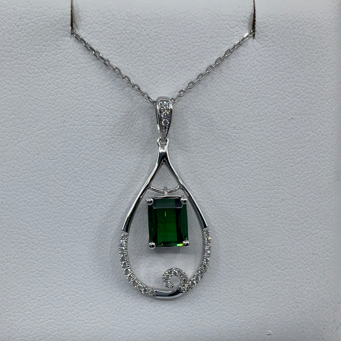 14kt White Gold 2.31ct Tourmaline and diamond pendant