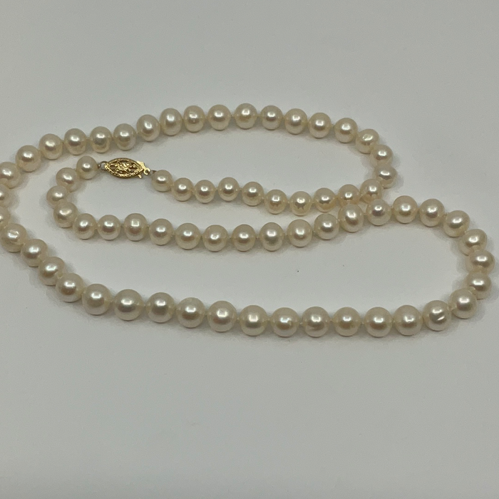 20” White Fresh Water Pearl strand