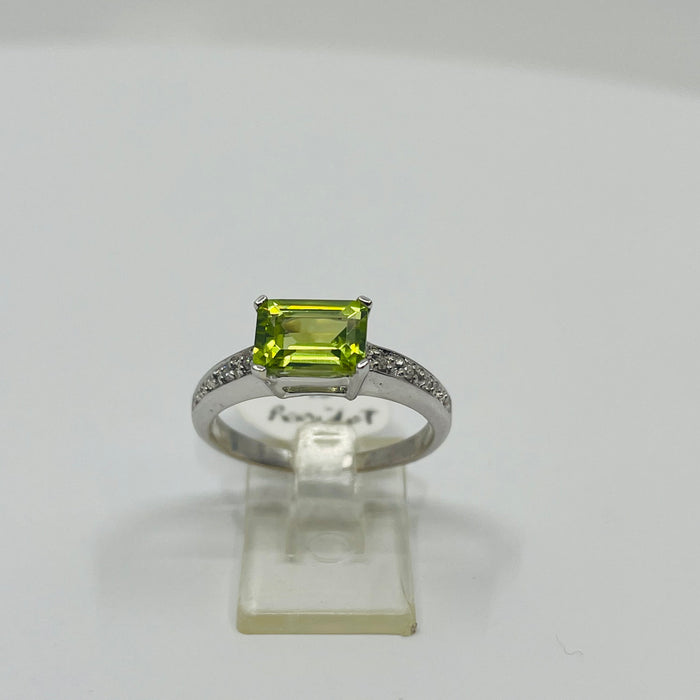 14kt White Gold Peridot and Diamond Ring