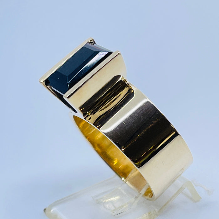 14kt Yellow Gold Onyx Ring