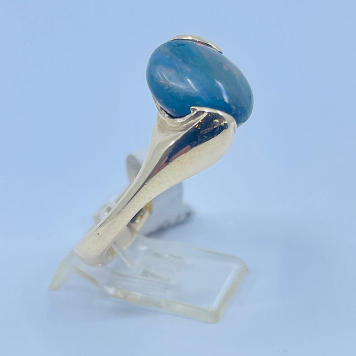 14kt Yellow Gold Opal ring