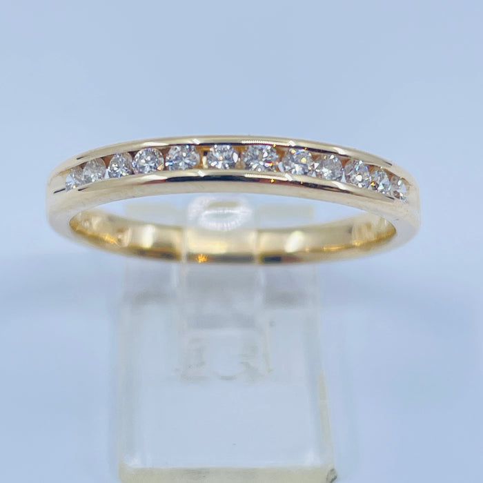 14kt Yellow Gold 1/4ctw 12 diamond band