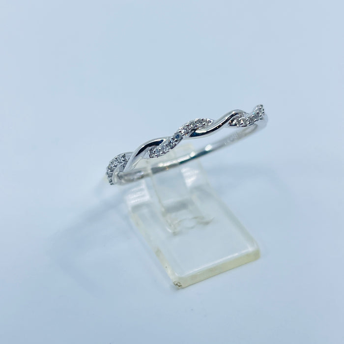 10kt White Gold 21 Diamond .10ctw Twist Ring