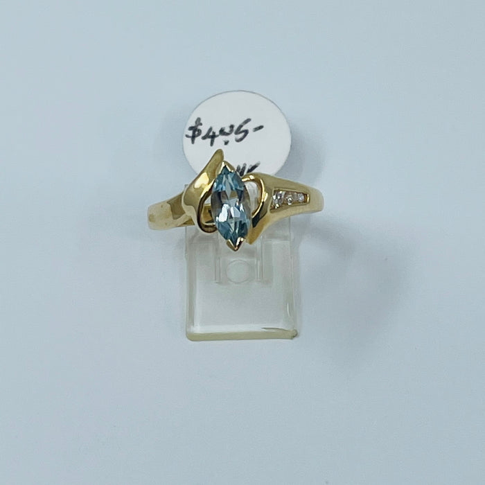 14kt Yellow Gold Marquise shaped Aquamarine and Diamond Ring 3@.07ctw