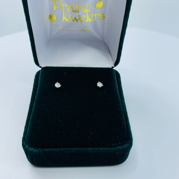 14kt White Gold .14ctw GH I1  Diamond Earrings