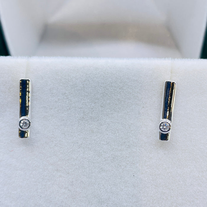 10kt White Gold Diamond bar Earrings